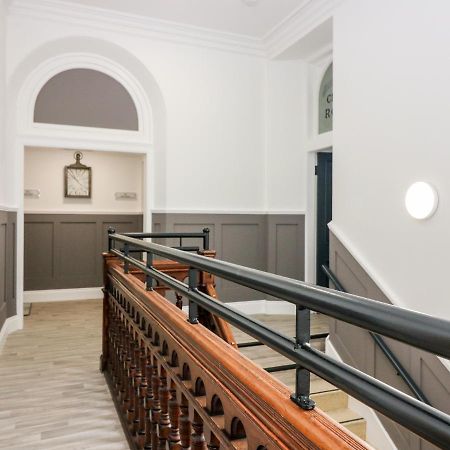The Marriage Room At The Institute Executive Apartments Keith Exterior photo